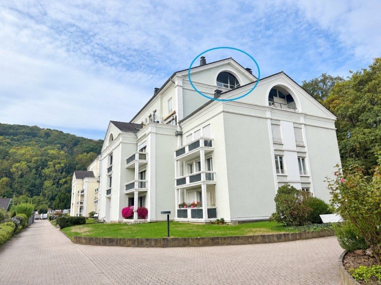 Titelbild Bad Breisig Dachgeschosswohnung *** Ein Zuhause mit besonderem Charakter - exklusive Dachgeschosswohnung mit Rheinblick ***