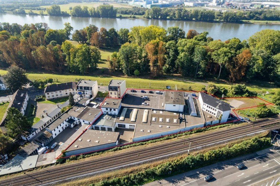 Perspektive zum Rhein Halle Neuwied