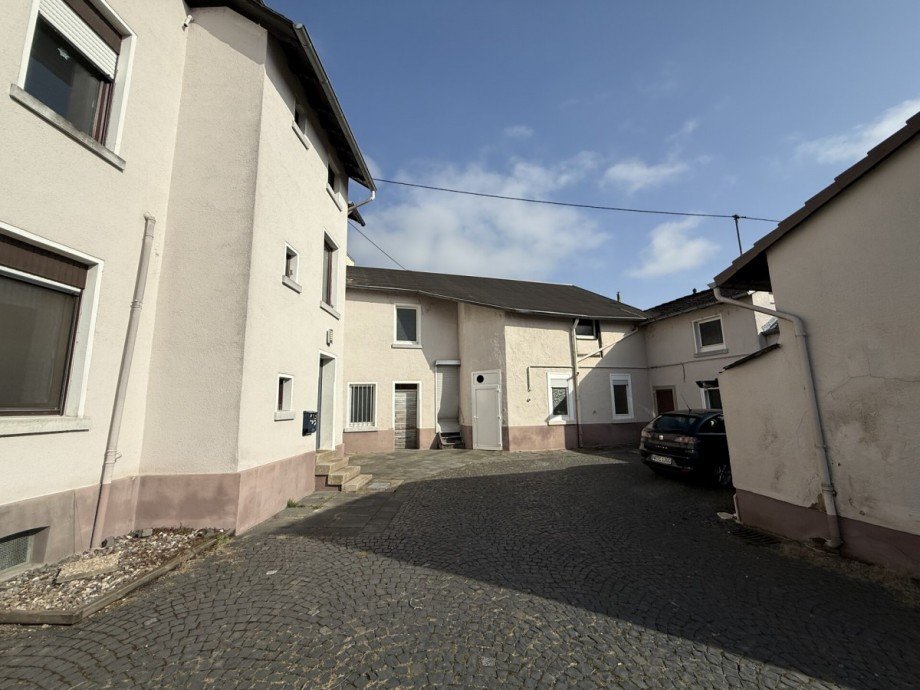 Hofansicht Haus Neuwied / Feldkirchen