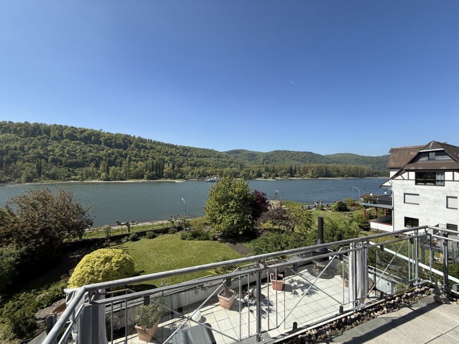 Blick zum Geysir Dachgeschosswohnung Leutesdorf