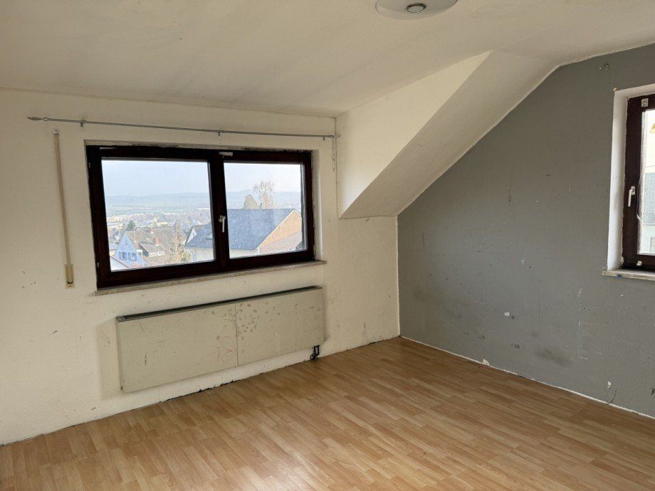 Dachgeschoss mit wenig Schr�ge Haus Neuwied / Feldkirchen