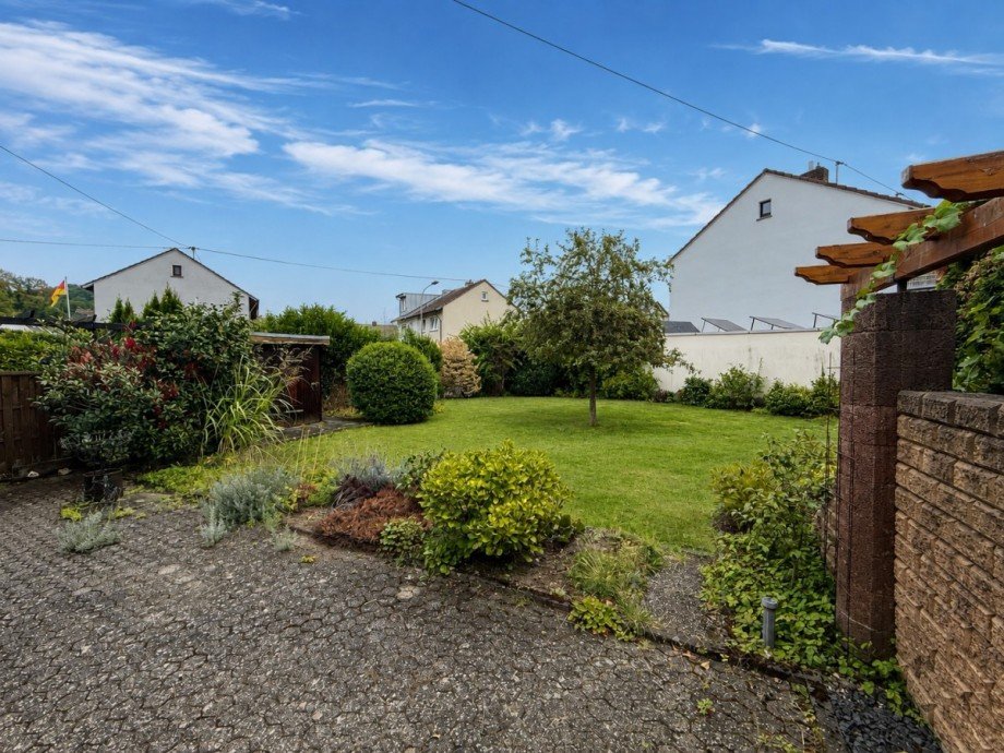 Terrasse mit Garten Doppelhaush�lfte Neuwied-Segendorf