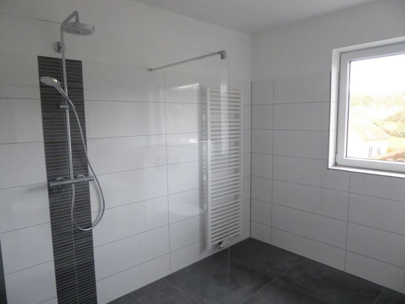 Grossz�giges Duschbad Erdgeschosswohnung Neuwied